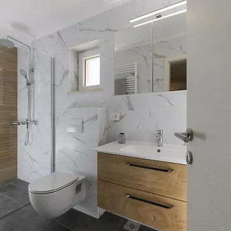 Luxurious In Supetar