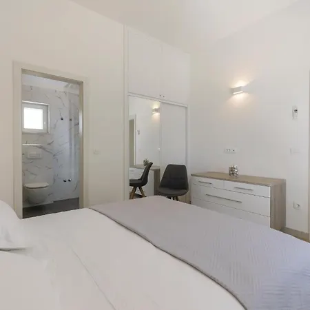 Luxurious In Supetar