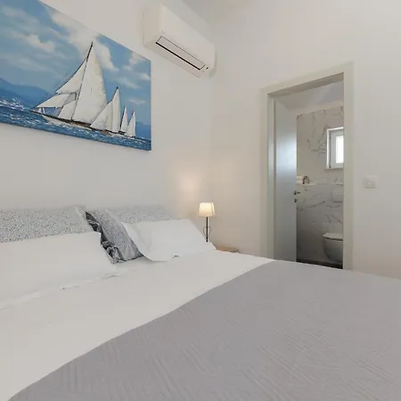 Semesterbostad Luxurious In Supetar