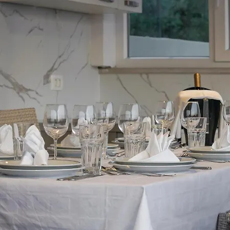 Luxurious In Semesterbostad Supetar